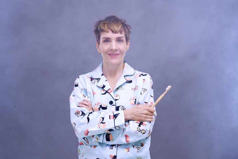 Yökylässä Maria Veitola -  1